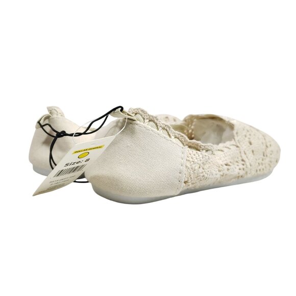Bobbie Brooks Women's Size 8 Cream Lace Flats - Picture 4 of 8